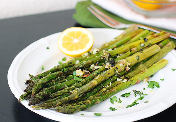 Grilled Asparagus with Rosemary Lemon Sauce